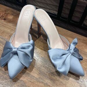 Chic Women's Silver Bow Heels